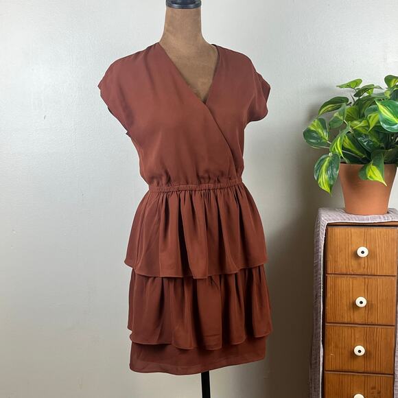 Point Sur Dresses & Skirts - Point Sur Brown Cap Sleeves V Neck Tiered Dress Size 2P